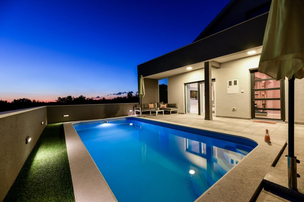 Luxurious Villa Natali Pridraga エクステリア 写真